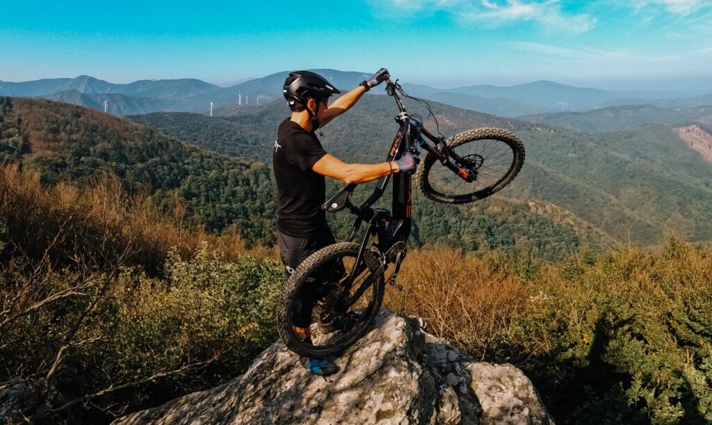 SERVIZIO GUIDA: A NEW WAY OF EXPLORING 2 SERVIZIO GUIDA: A NEW WAY OF EXPLORING